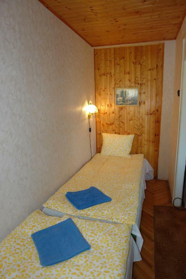 Mecsek Ueduelo Ingyenes Klimaval 300 M-Re A Fuerdotol Apartment Harkany Exterior photo
